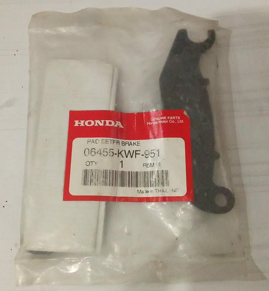 Honda kampas rem  cakram depan CBR150R 06455KWF951 Dispad