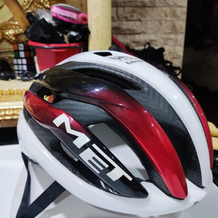 Helmet met trenta 3k carbon uae edition bekas